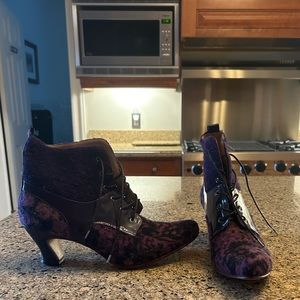 John Fluevog size 9 worn once purple ankle boots